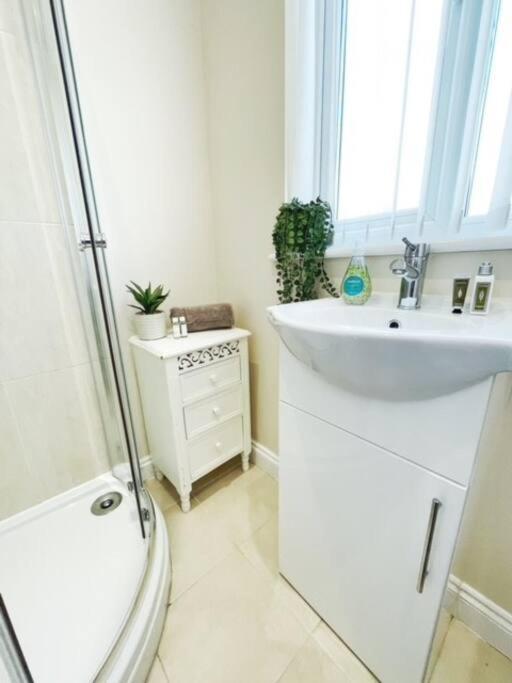5 Bedroom, Sleeps 9 - Base To Explore Liverpool And Beyond Exteriér fotografie