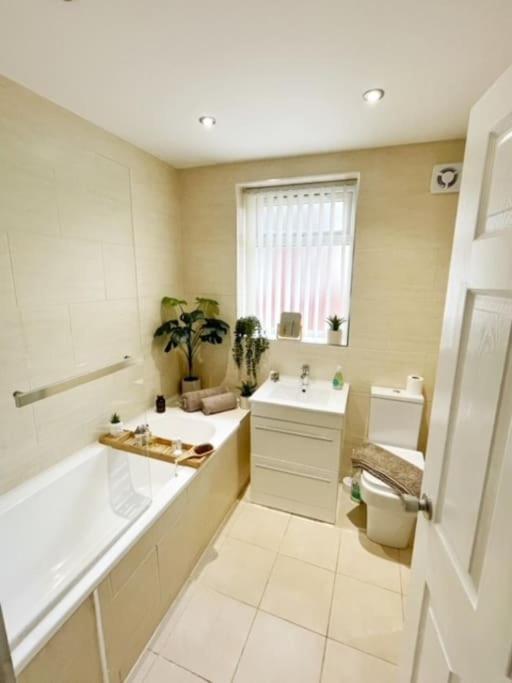 5 Bedroom, Sleeps 9 - Base To Explore Liverpool And Beyond Exteriér fotografie